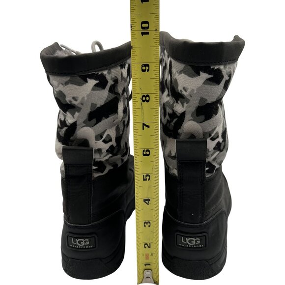 UGG Kids Butte II Back Gray Country Camo Boot Size 5 Waterproof Lace-Up Boots - Picture 9 of 14